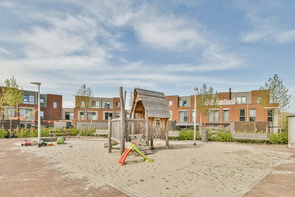 Medium property photo - Klaas Geertsplantsoen 10, 1022 LK Amsterdam